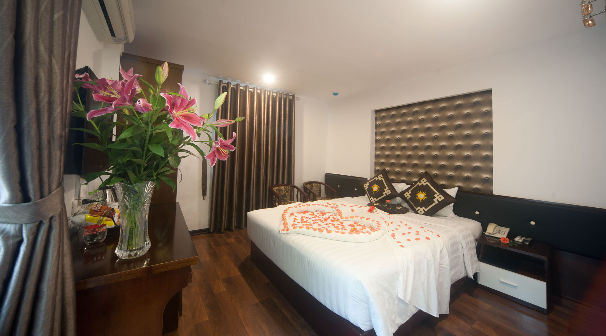 La Hotel Hanoi